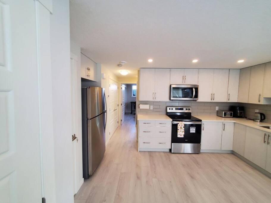 Apartamento Cozy Rockland Park Unit+Parking YYC Exterior foto