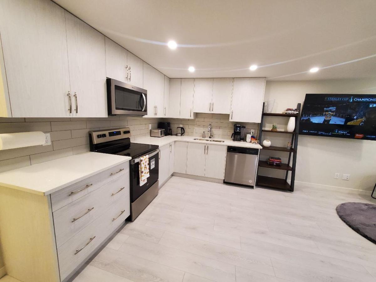 Apartamento Cozy Rockland Park Unit+Parking YYC Exterior foto