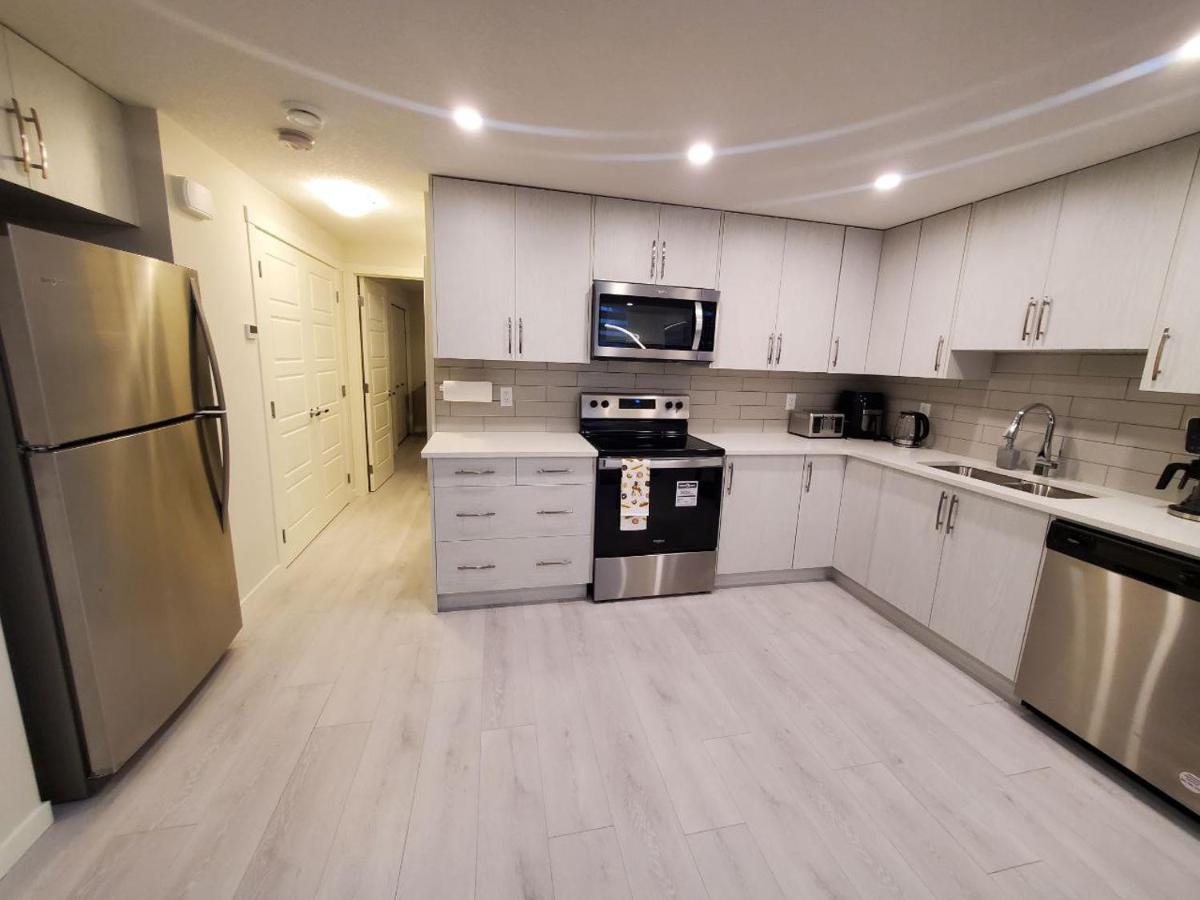 Apartamento Cozy Rockland Park Unit+Parking YYC Exterior foto
