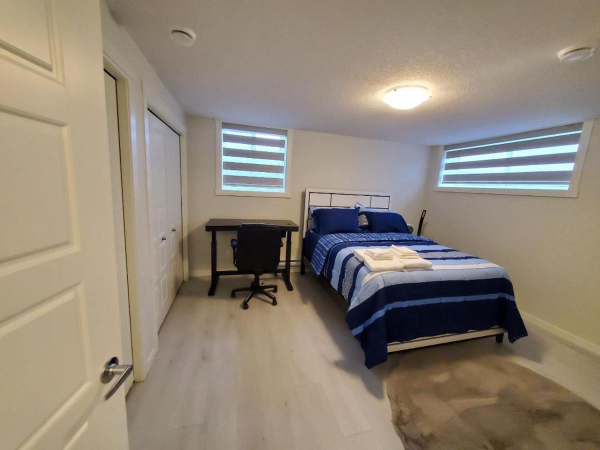 Apartamento Cozy Rockland Park Unit+Parking YYC Exterior foto