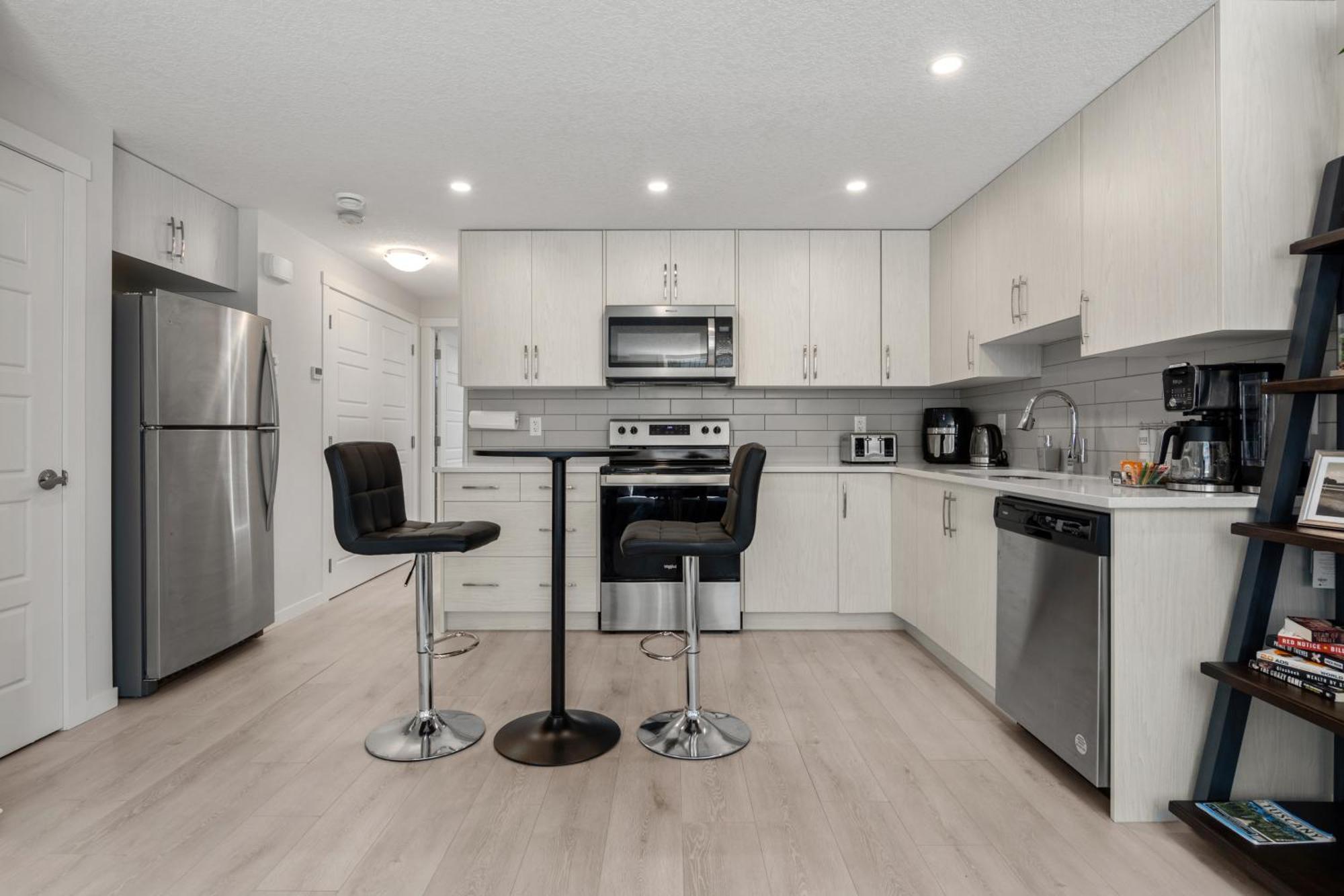 Apartamento Cozy Rockland Park Unit+Parking YYC Exterior foto