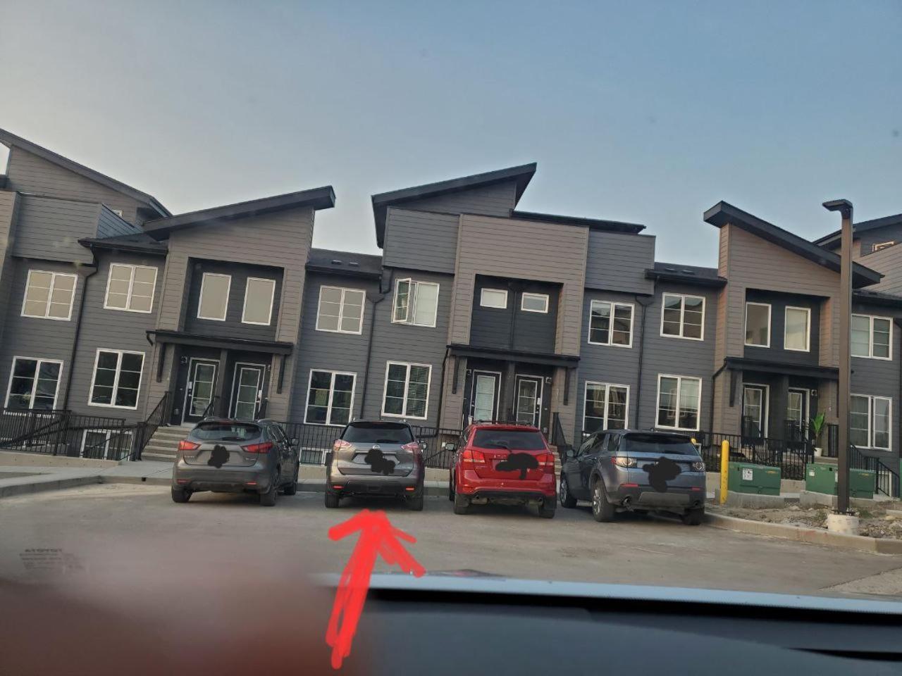 Apartamento Cozy Rockland Park Unit+Parking YYC Exterior foto